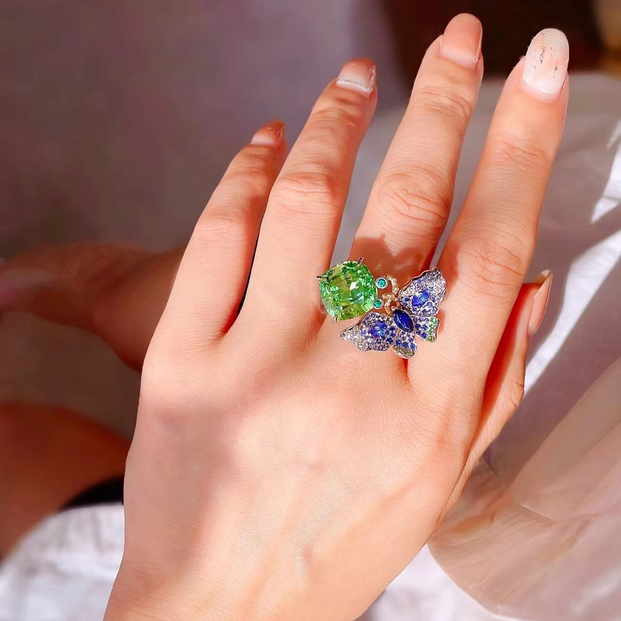 Mintgrüne Turmalin-Schmetterlings-Cocktail-Diamant-Royal-Saphir-Ringe