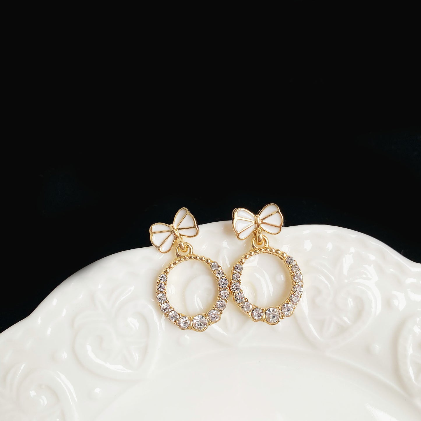 Women's Trendy Bow Diamond Round Fresh Fashion Elegant Earrings