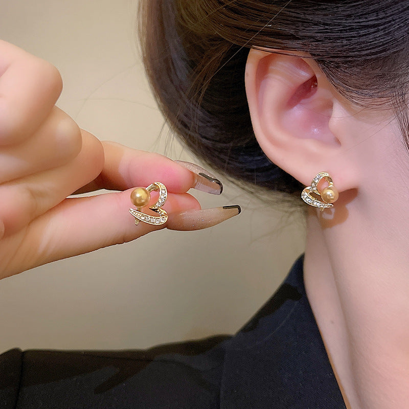 Women's Small Hollow Heart Ear Trendy Light Luxury Earrings