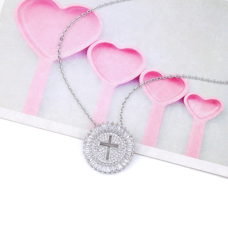 Women's Diamond Hollow Round Exquisite Shiny Zircon Necklace