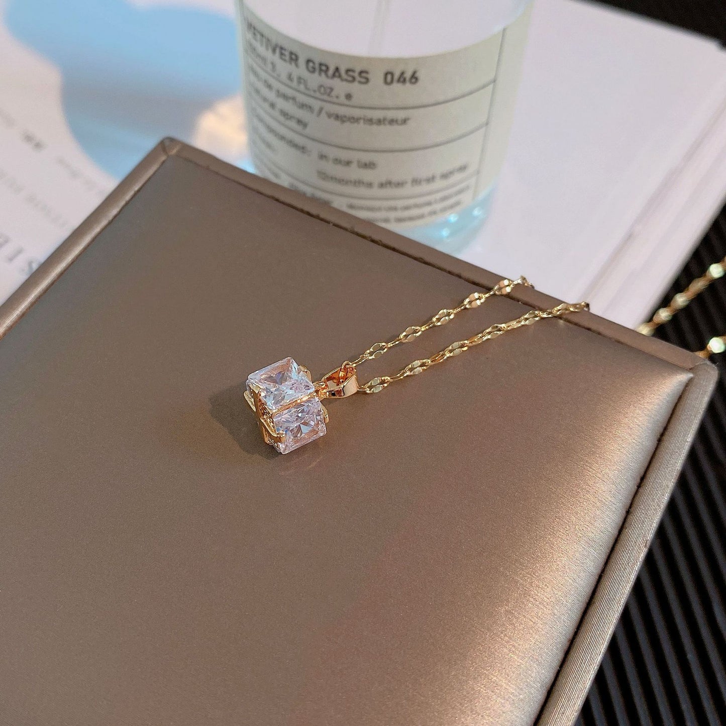 Women's Simple Graceful Live Broadcast Design Trendy Cute Cold Style Necklaces