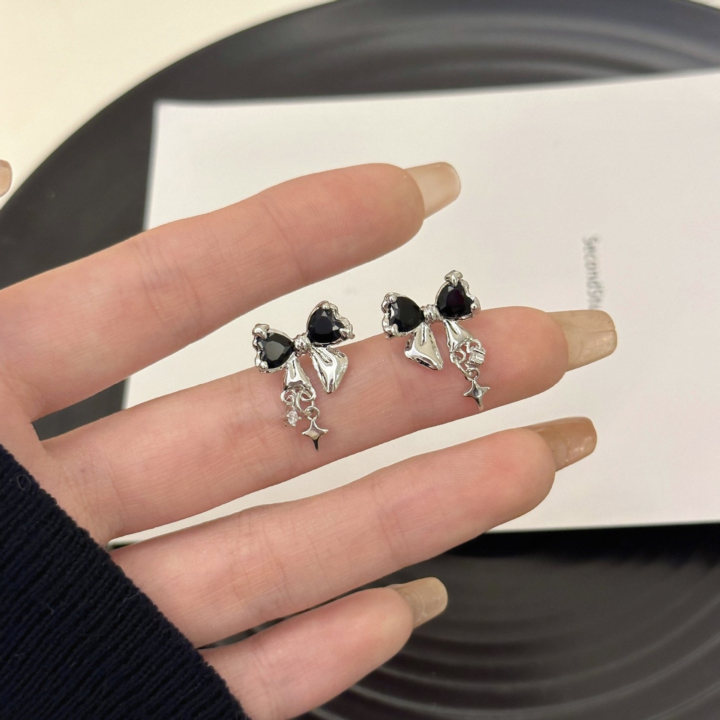 Simple Trendy Cool Bow High-grade Cold Earrings