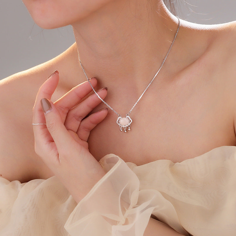 Lock Light Luxus-Minority-Halsketten mit weißer Chalcedon-Langlebigkeitspulloverkette