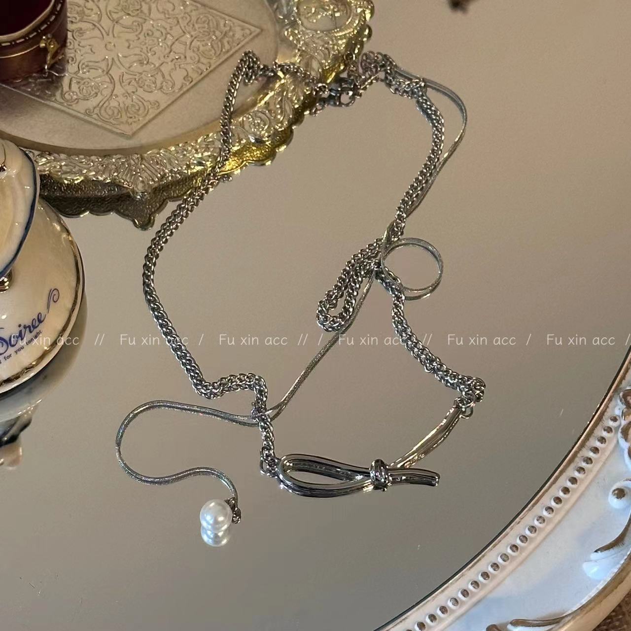 Luxury Clavicle Chain Personality Bends And Necklaces