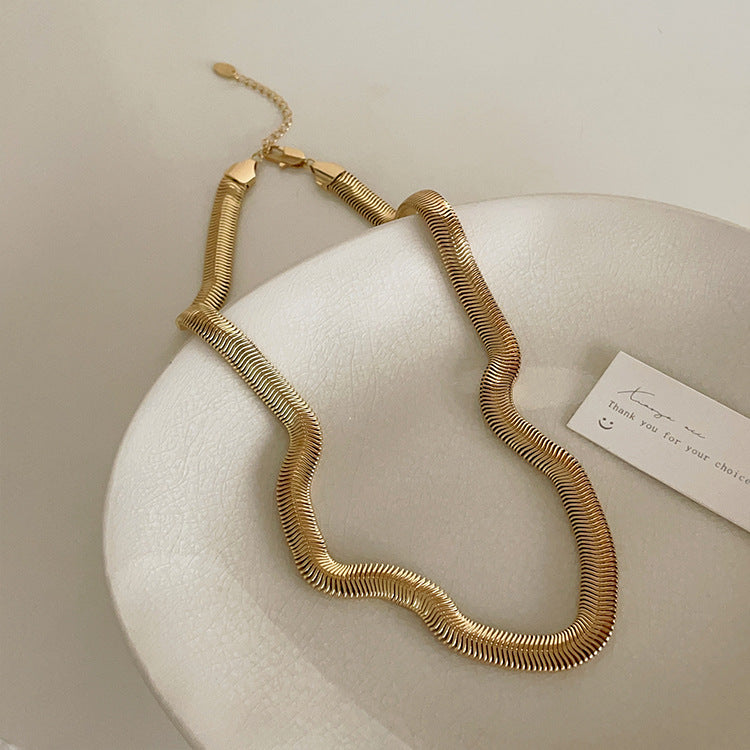 Colliers de conception de chaîne d'os de serpent en métal de haute qualité pour femmes