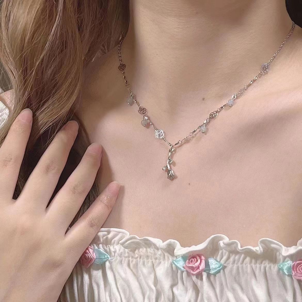 Colliers rétro avec pendentif Mori pour femme, couture de roses, doux et frais