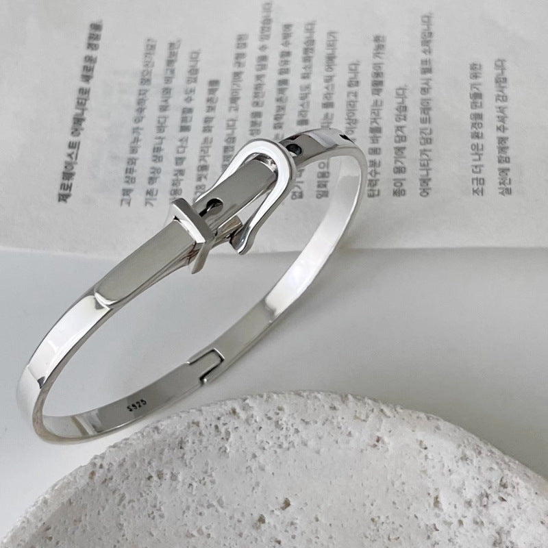 Vachette Clasp Buckle Female Affordable Luxury Bracelet