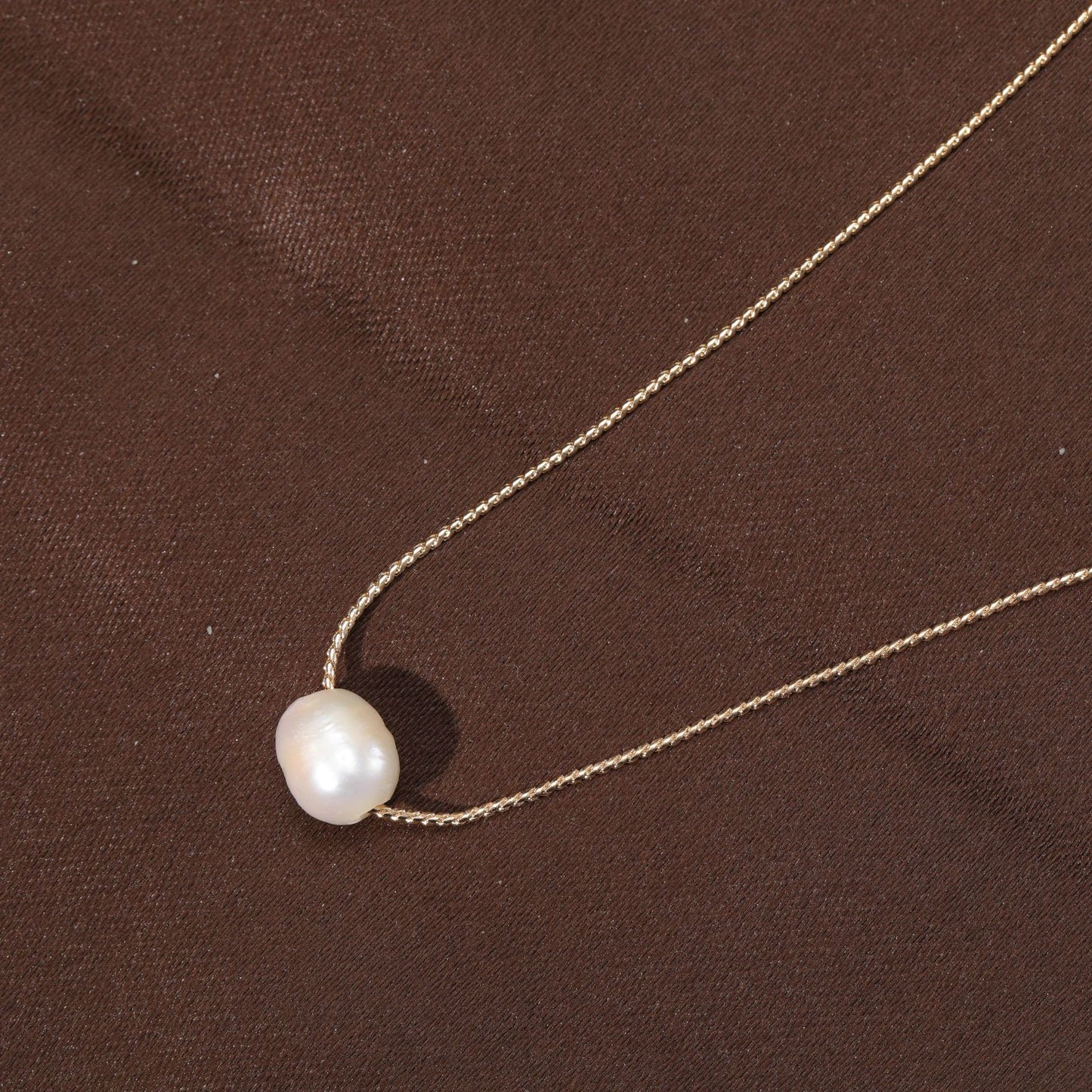 Chaîne de clavicule légère pour femmes, colliers de luxe de haute qualité