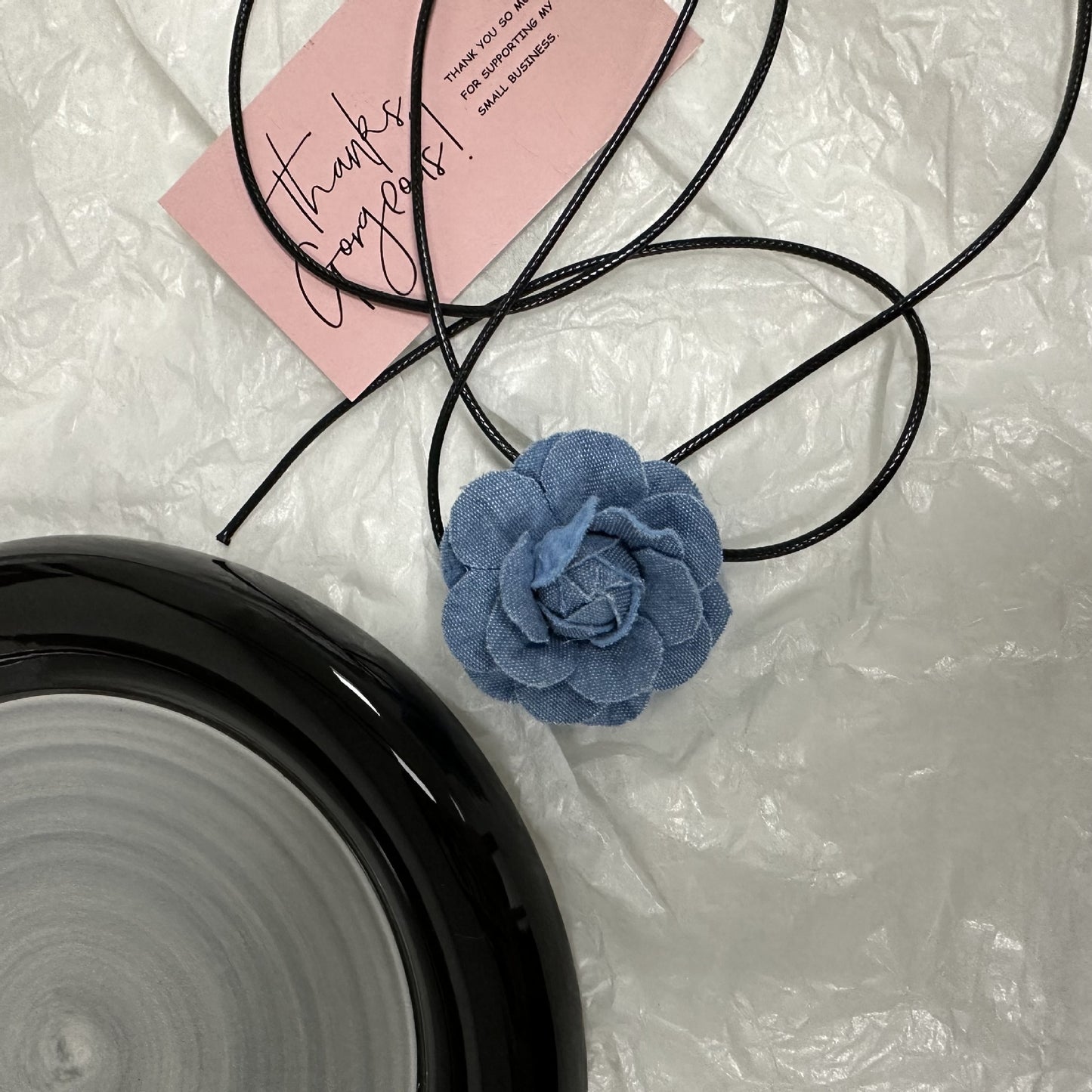Damen-Denim-Kamelien-hochwertige Vintage-Blumen-Französisch-Halsketten