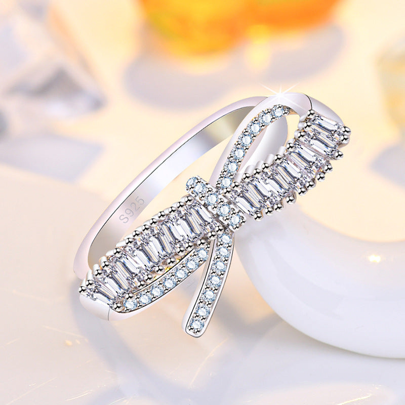 Women's Entry Lux Bow Open-end Zircon Design Rings