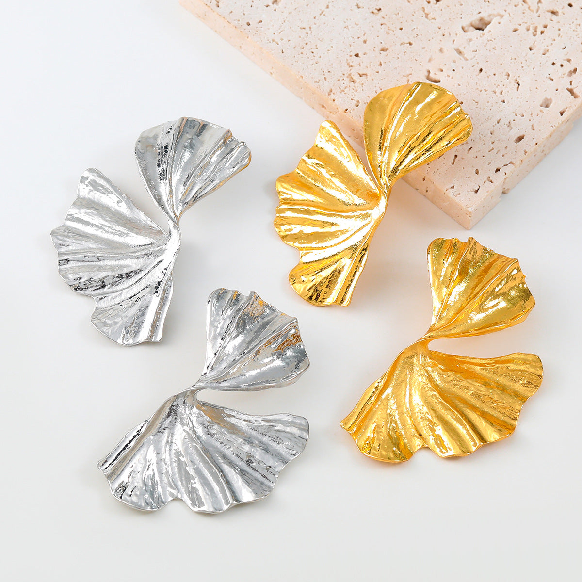 Women's Summer Alloy Flower Exaggerated Fashion Metal Earrings