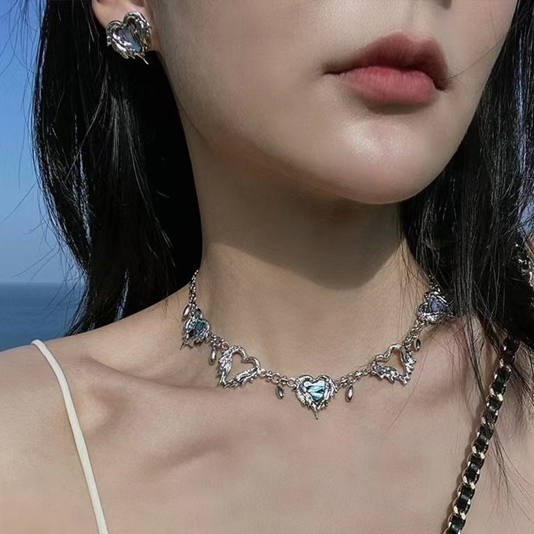 Colliers en métal de lave, cœur irrégulier, creux, simples, coquillages bleu foncé