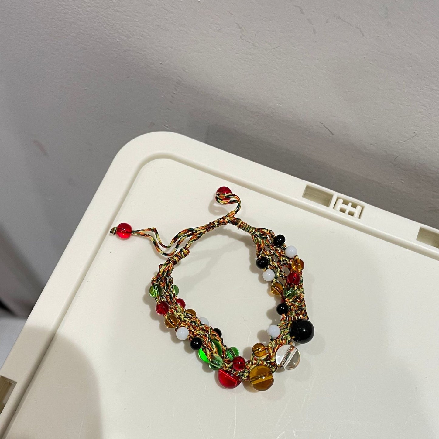 Steinfarbene Perlen, leichte Luxus-Minderheit, exquisite Sommer-Hochwertige Armbänder