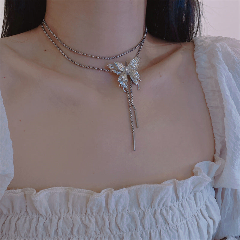 Colliers gracieux réglables en métal liquide Zircon papillon pour femmes