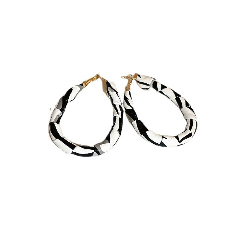Women's Leather Personalized Design High Sense Ear Earrings