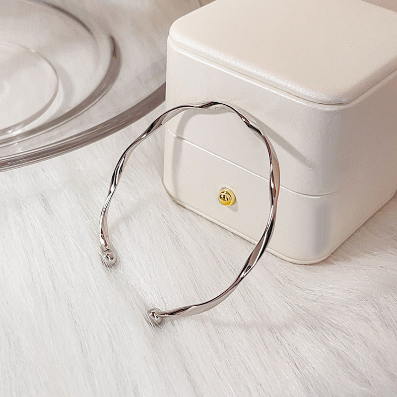 Mobius Simple Female Couple Round Open Adjustable Fashion Bracelets