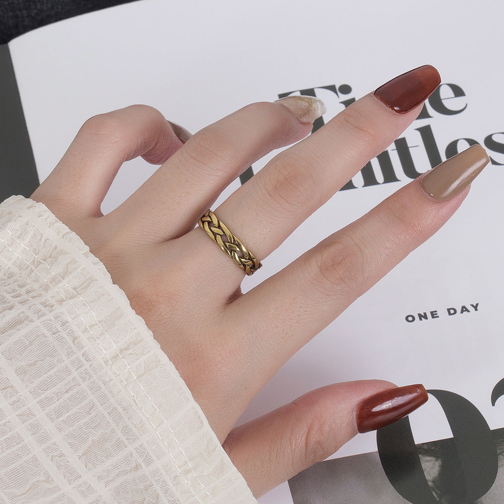 Modische leichte Luxus-Minority-Design-Vintage-Ringe