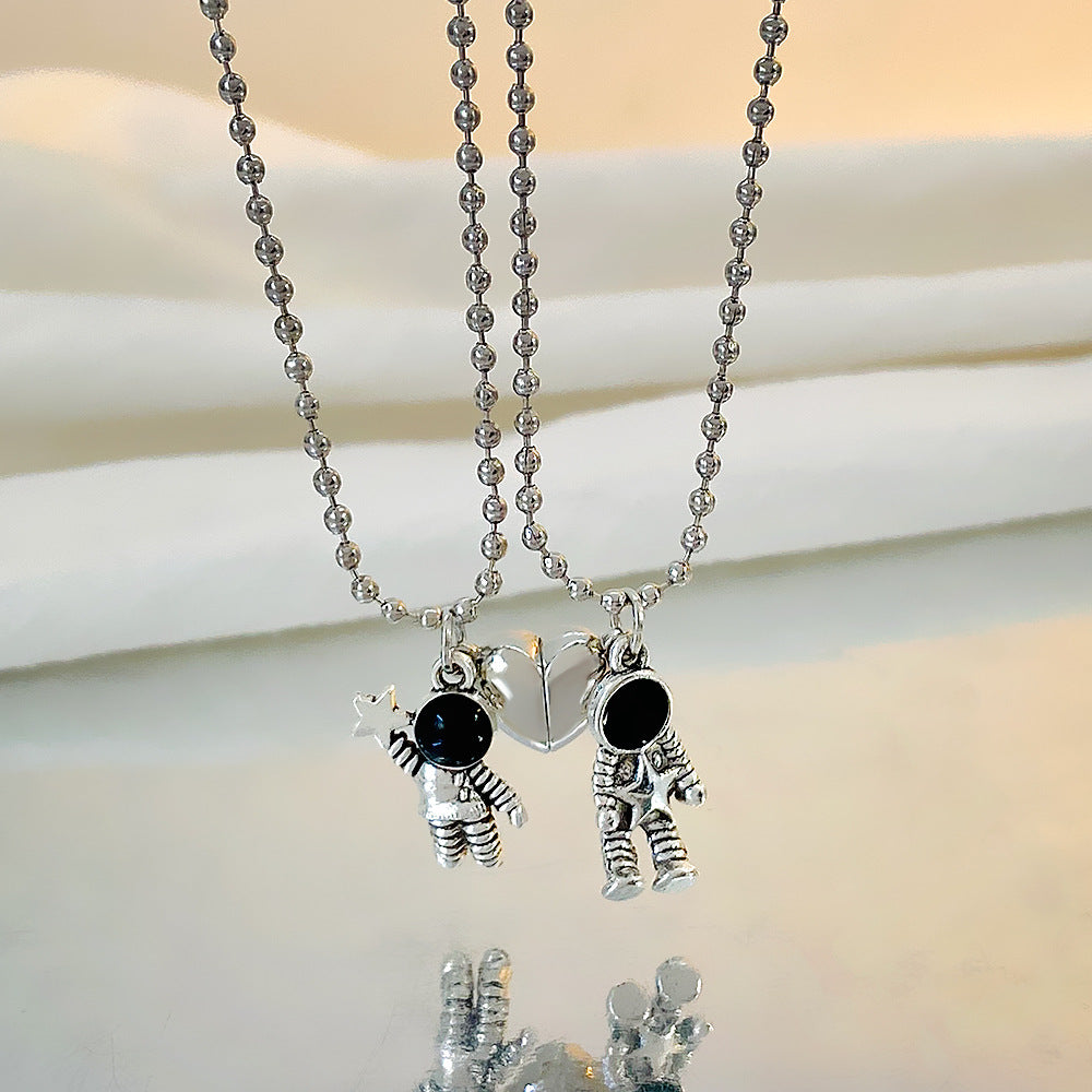 Colliers d'amour magnétiques de personnalité de mode de Couple d'astronaute