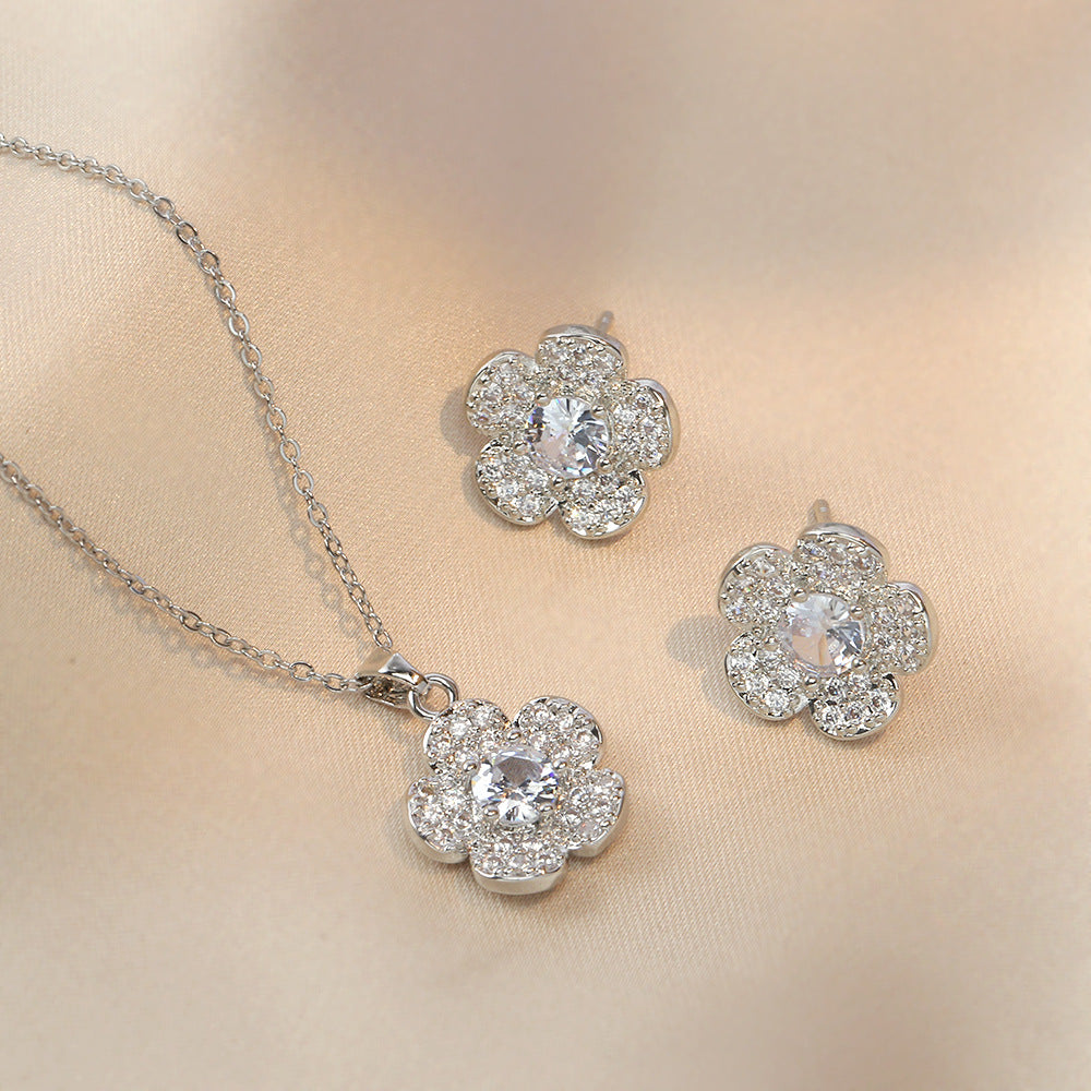 Colliers de luxe légers en forme de fleur de Zircon, intérêt spécial