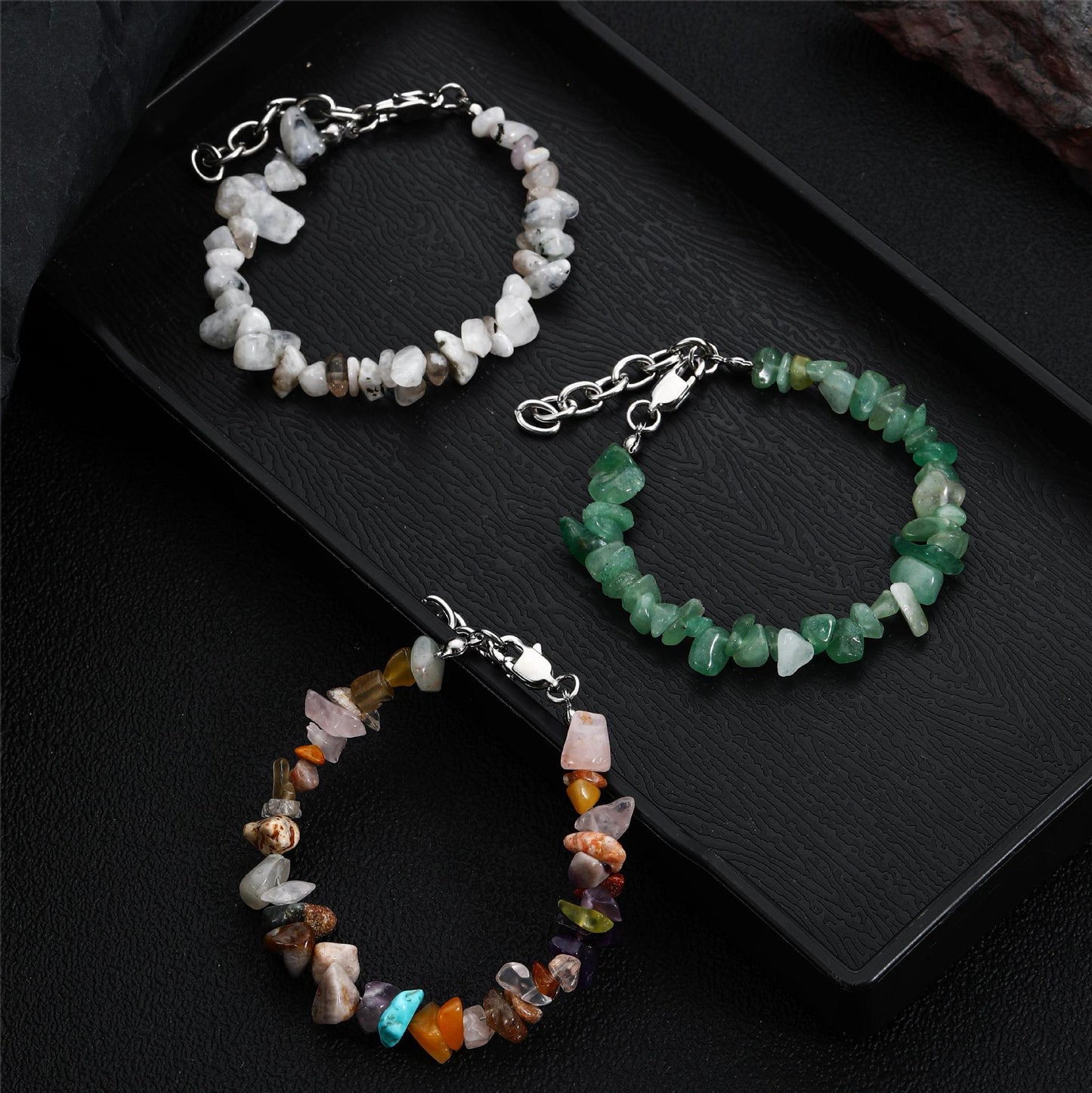 Accessoires tendance en pierre naturelle, colliers rétro en pierre de lune noire