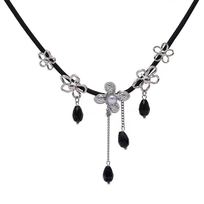 Women's For Retro Affordable Luxury Crystal Pendant Necklaces