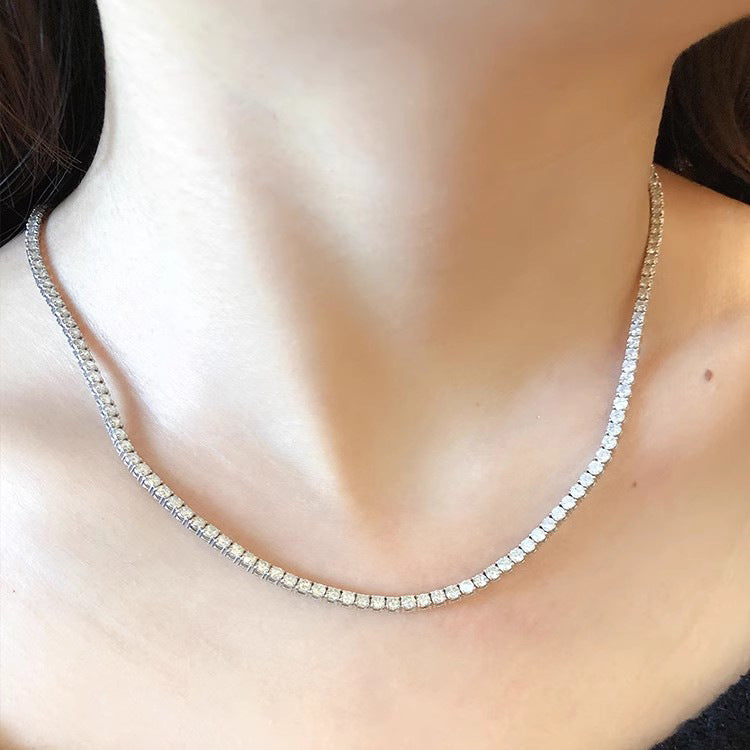 Colliers importés de pull à chaîne universelle de simulation de diamant pour femmes