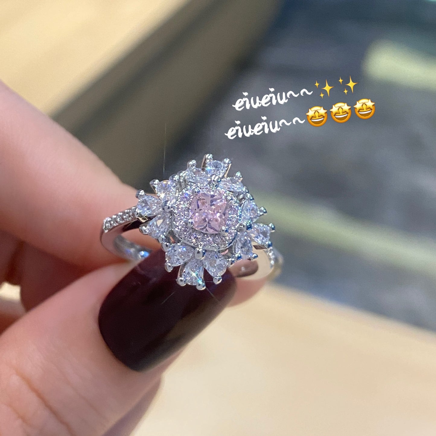 Damen-Straßenringe im kalten Stil mit feinen, hellen, rosafarbenen Diamanten