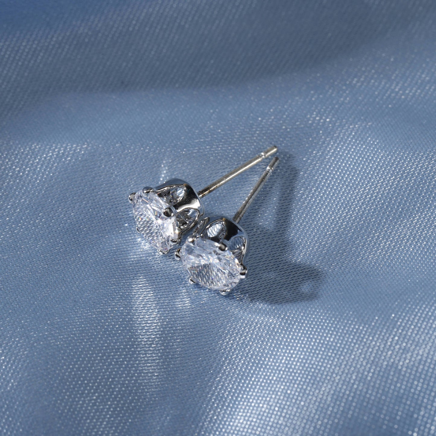 Boucles d'oreilles rondes simples à double texture rétro en zircon