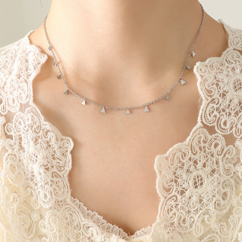 Colliers en titane avec chaîne de clavicule de style palais romain