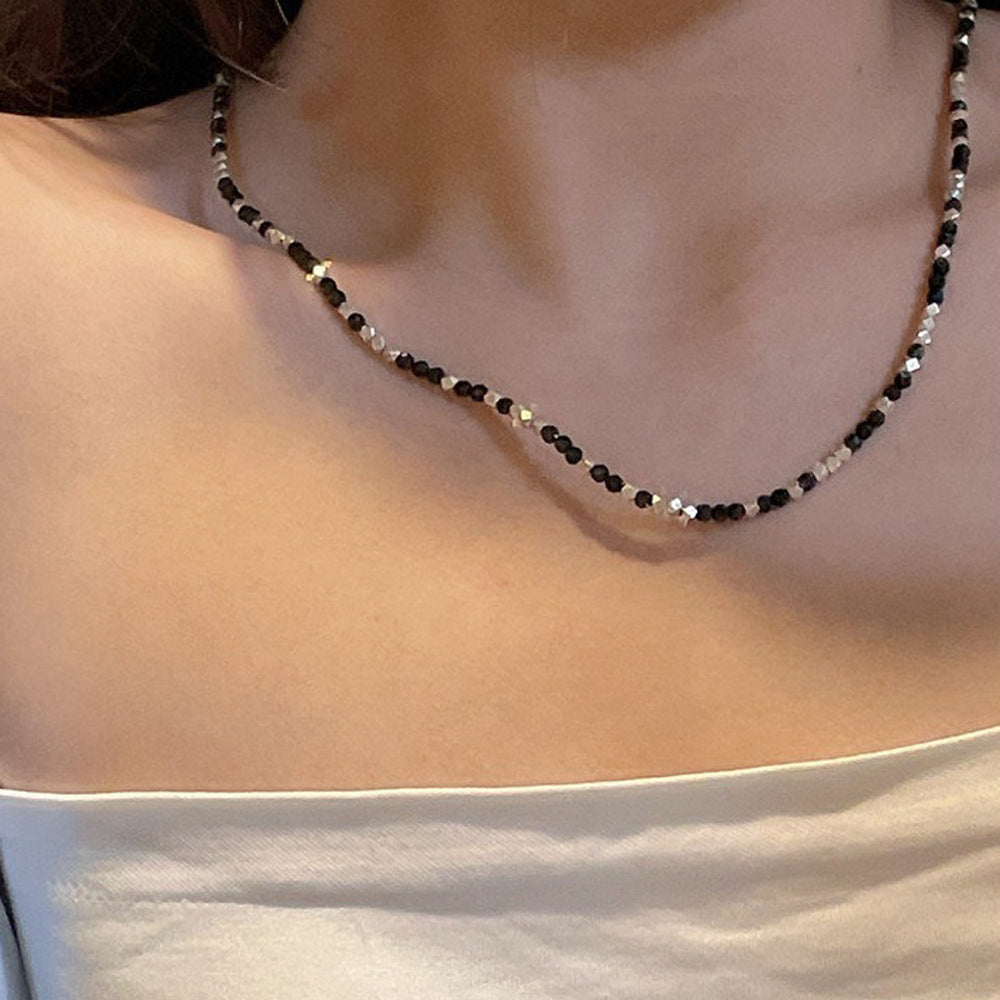 Petits morceaux de colliers en argent de haute qualité avec coutures en cristal