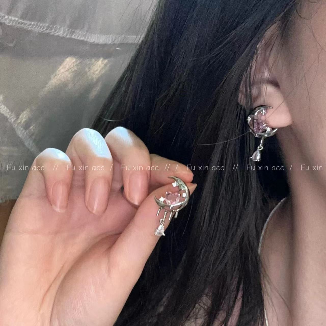 Pink Zircon Crescent Love Heart Female Light Luxury Earrings