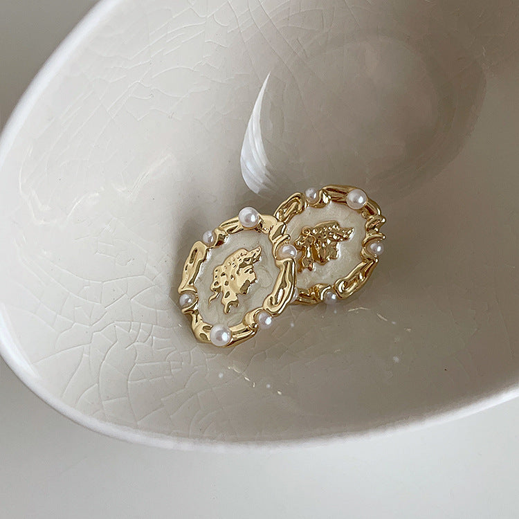 Vintage Pearl Metal Dripping Oil Portrait Female Niche Earrings