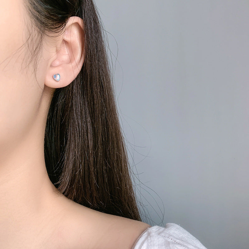 Screw Twist Ear Heart-shaped Moonstone Tightening Stud Earrings