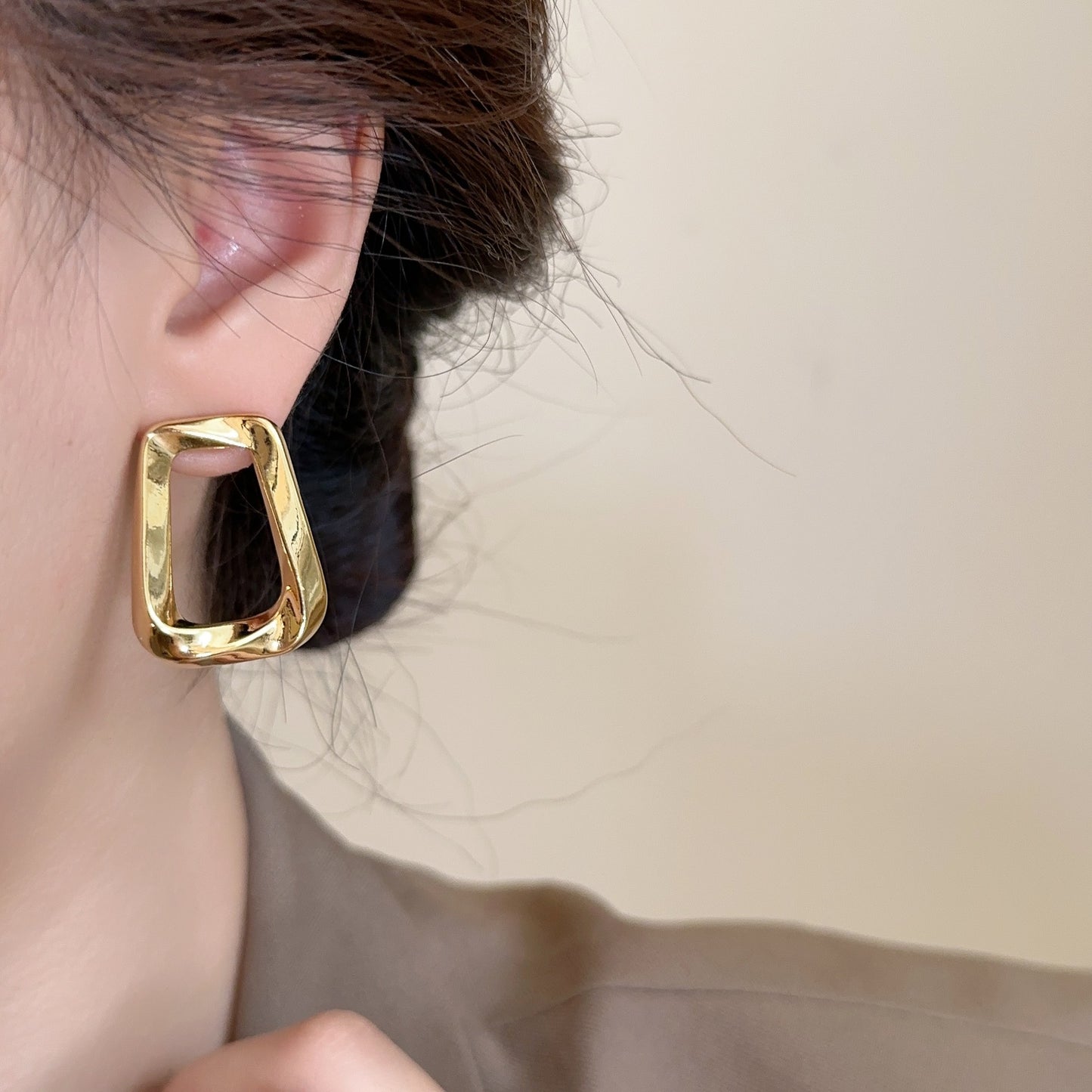 Women's Simple Geometric Irregular Cold Niche Temperament Earrings