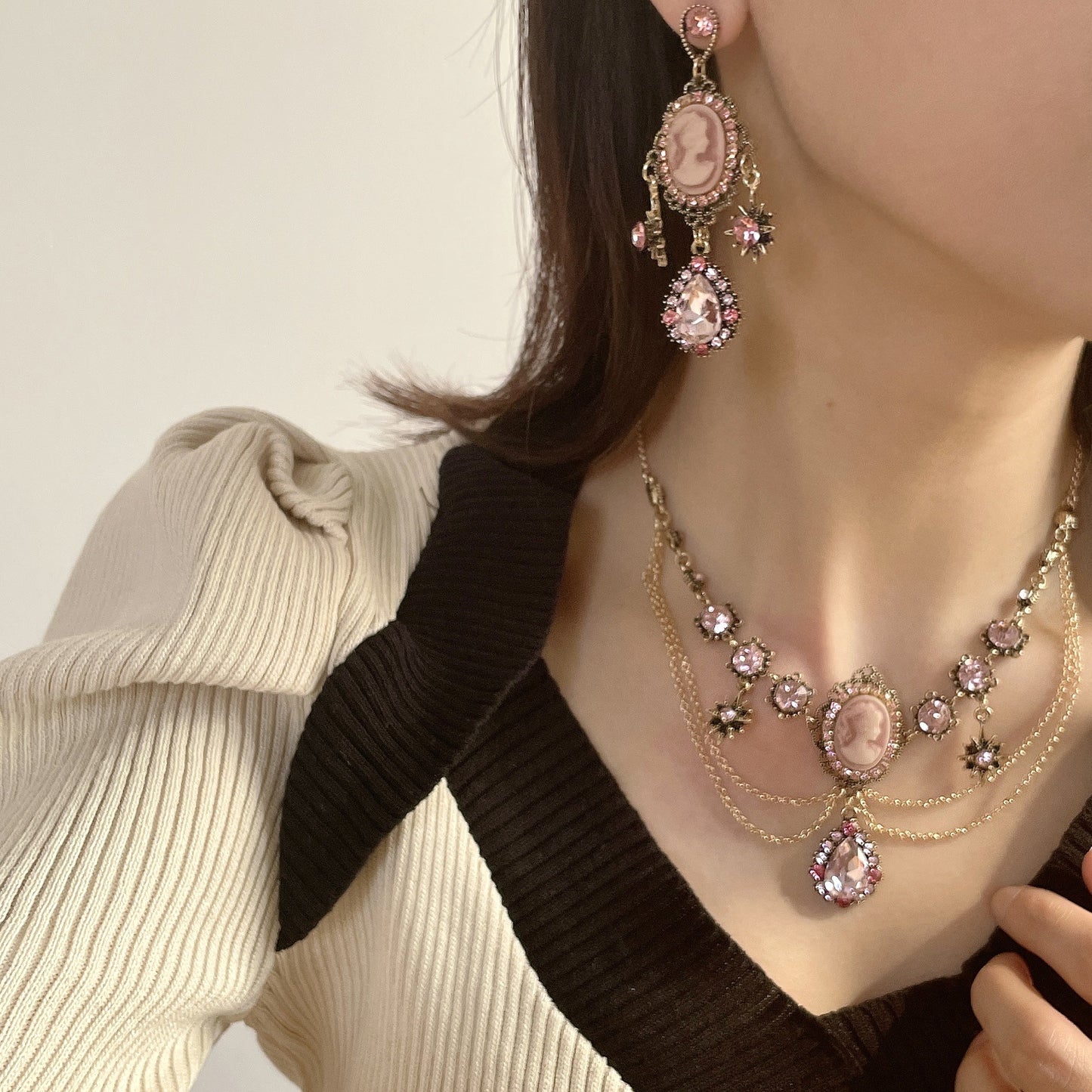 Retro Baroque Badge Barrettes Avatar Tassel Earrings