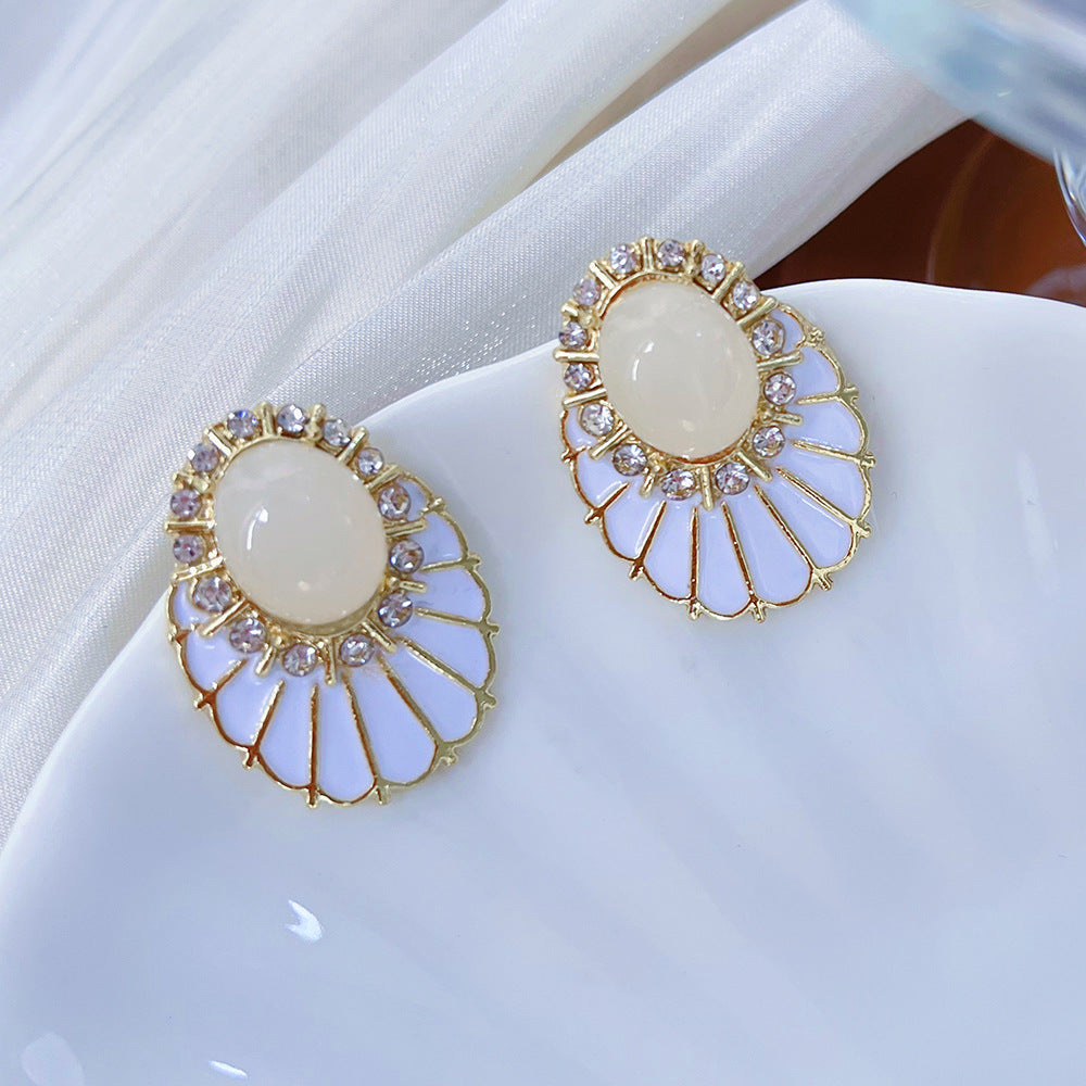 Women's Exquisite Oval Niche Design Retro Style Earrings