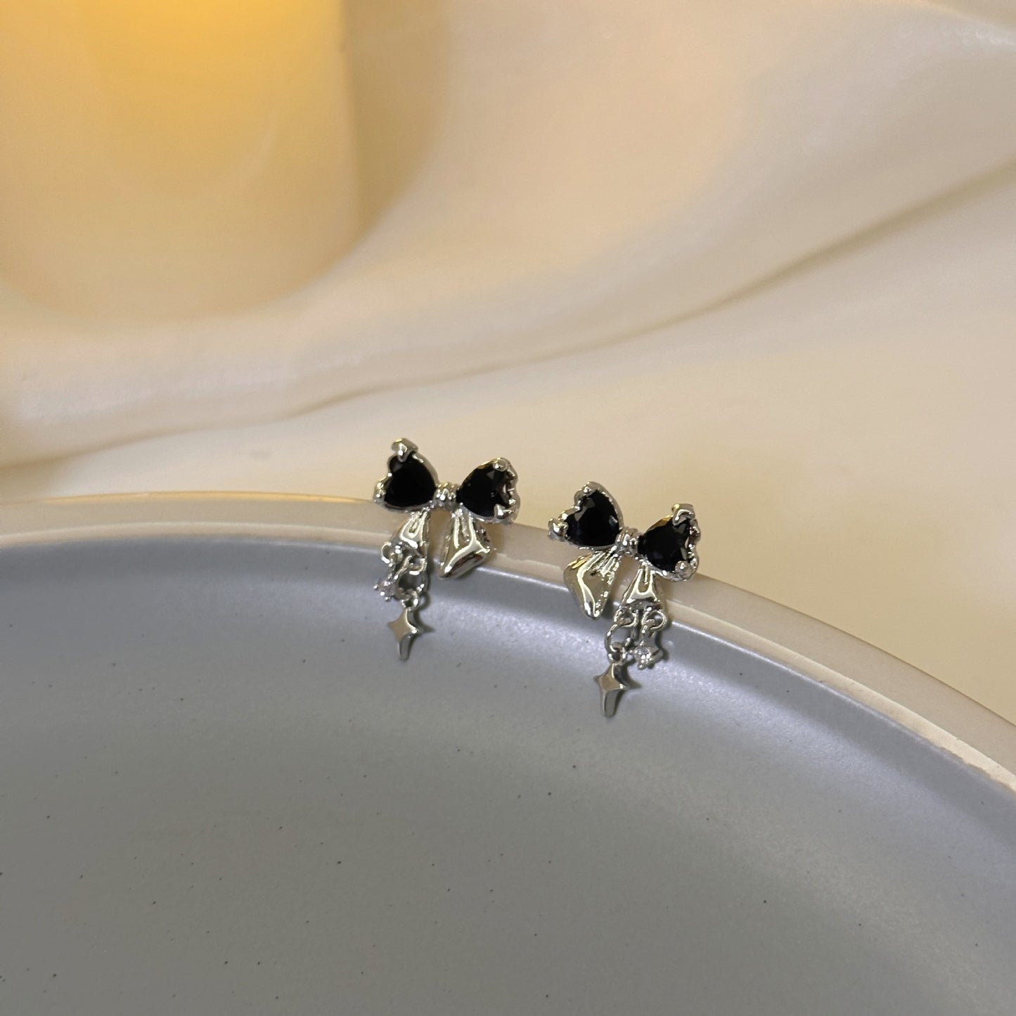 Simple Trendy Cool Bow High-grade Cold Earrings