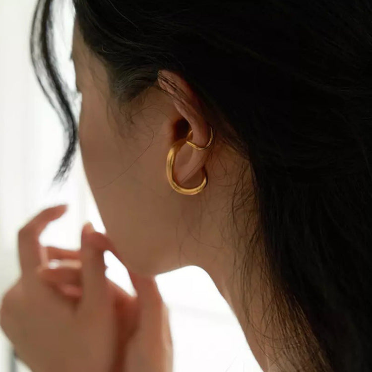 Women's French Retro Twisted Metal Niche Temperament Ear Clip