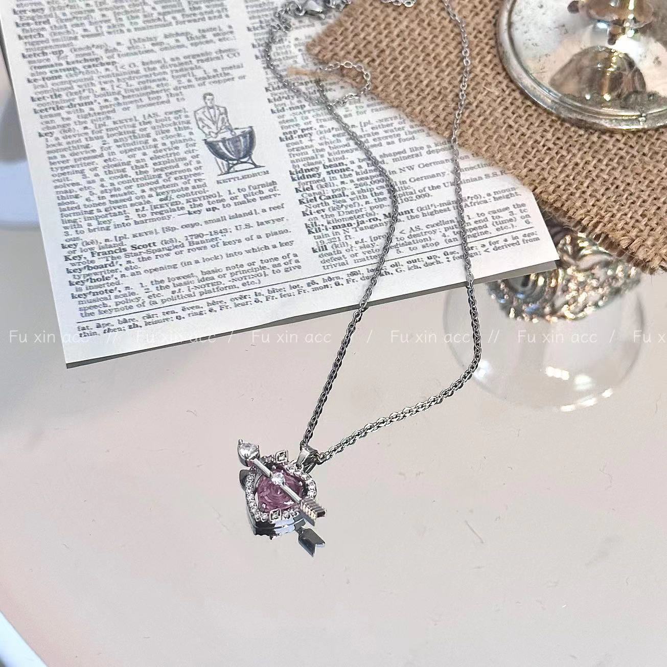 Women's Style Heart-piercing Pendant Love For Light Necklaces