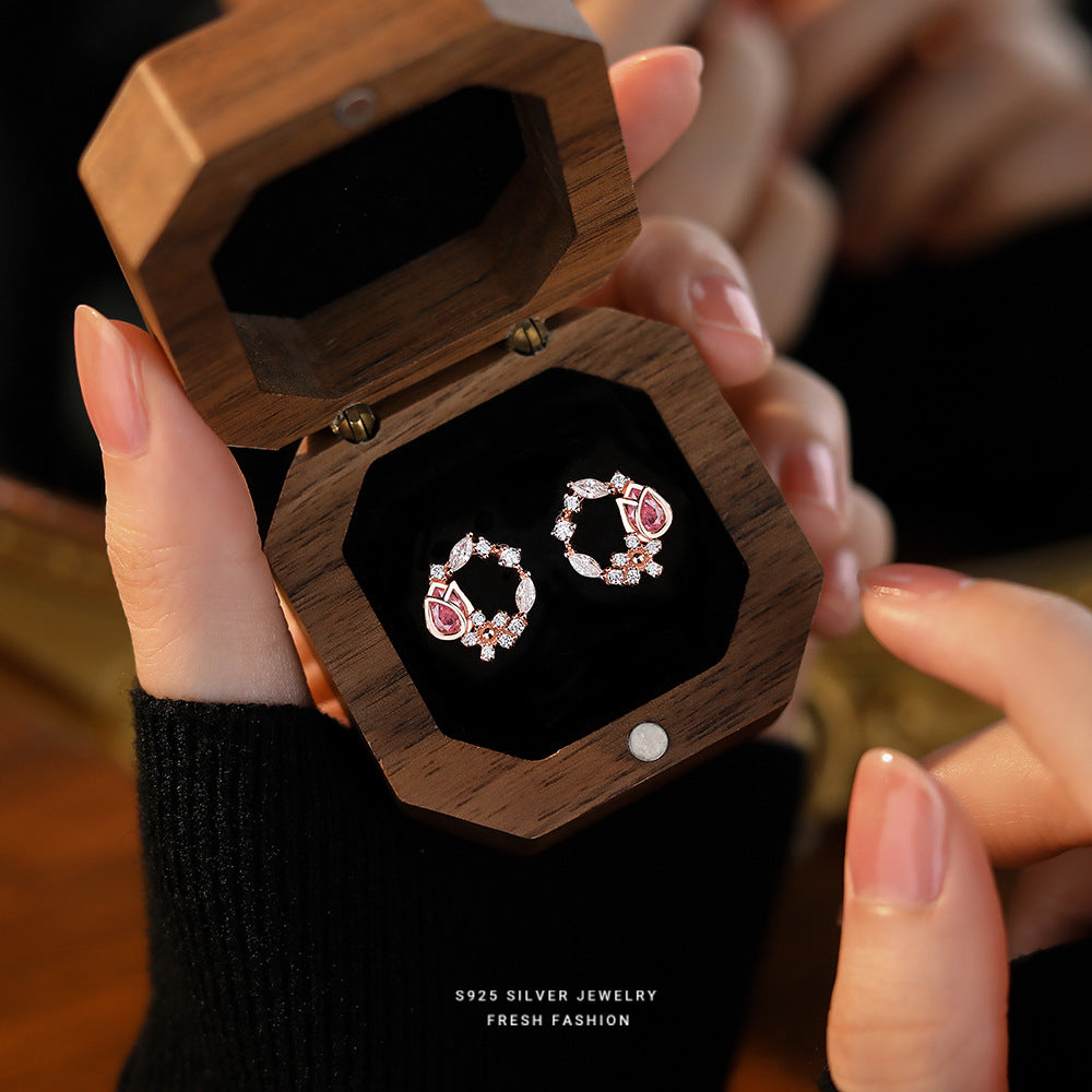 Women's Style Temperament Entry Lux Small Super Earrings