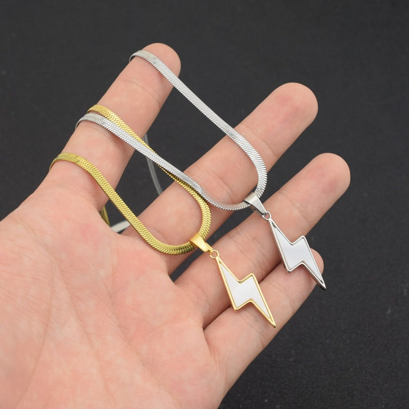 Colliers en os de serpent avec pendentif éclair en coquillage blanc