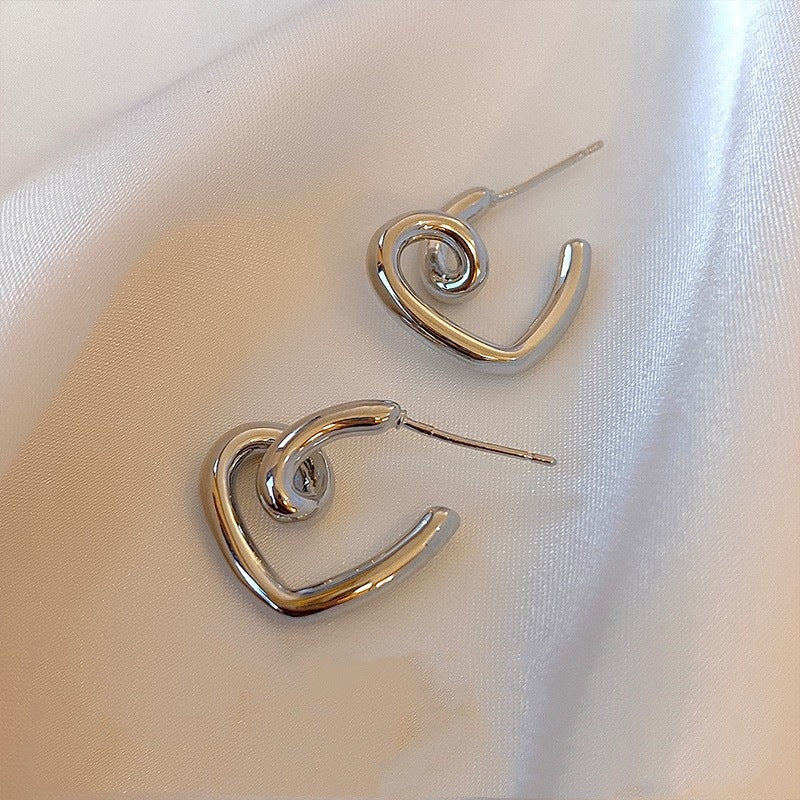Women's Heart Simple And Stylish Personality Sier Needle Earrings