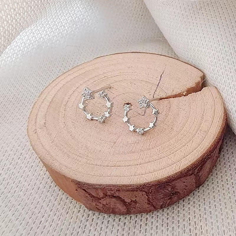 Star der Damen für trendiges Nischendesign, moderne Silber-Pin-Ohrringe