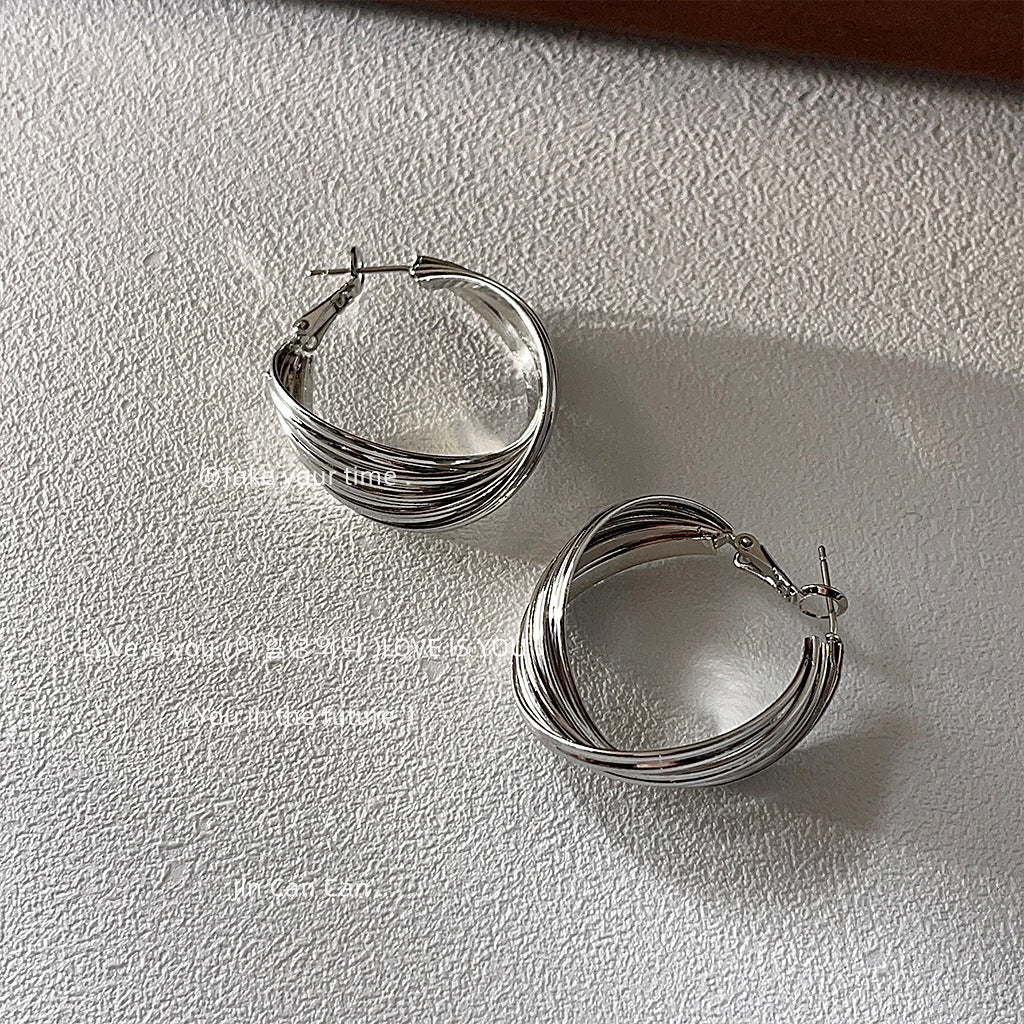 Women's Sweet Cool Style Sier Needle Round Earrings