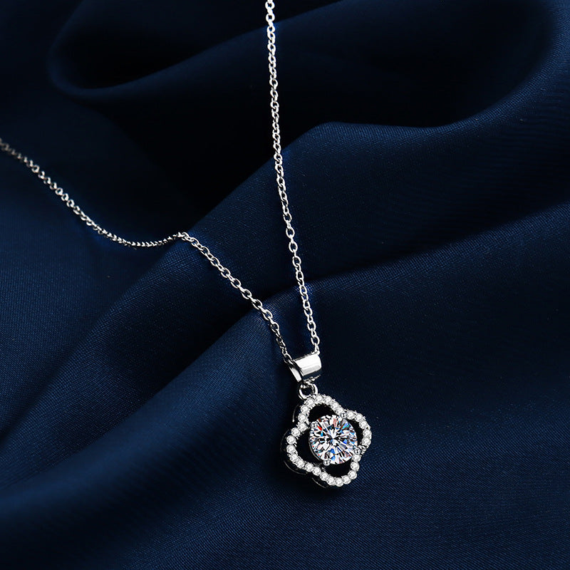 Women's Simple Graceful Clover Cold Style High-grade Necklaces