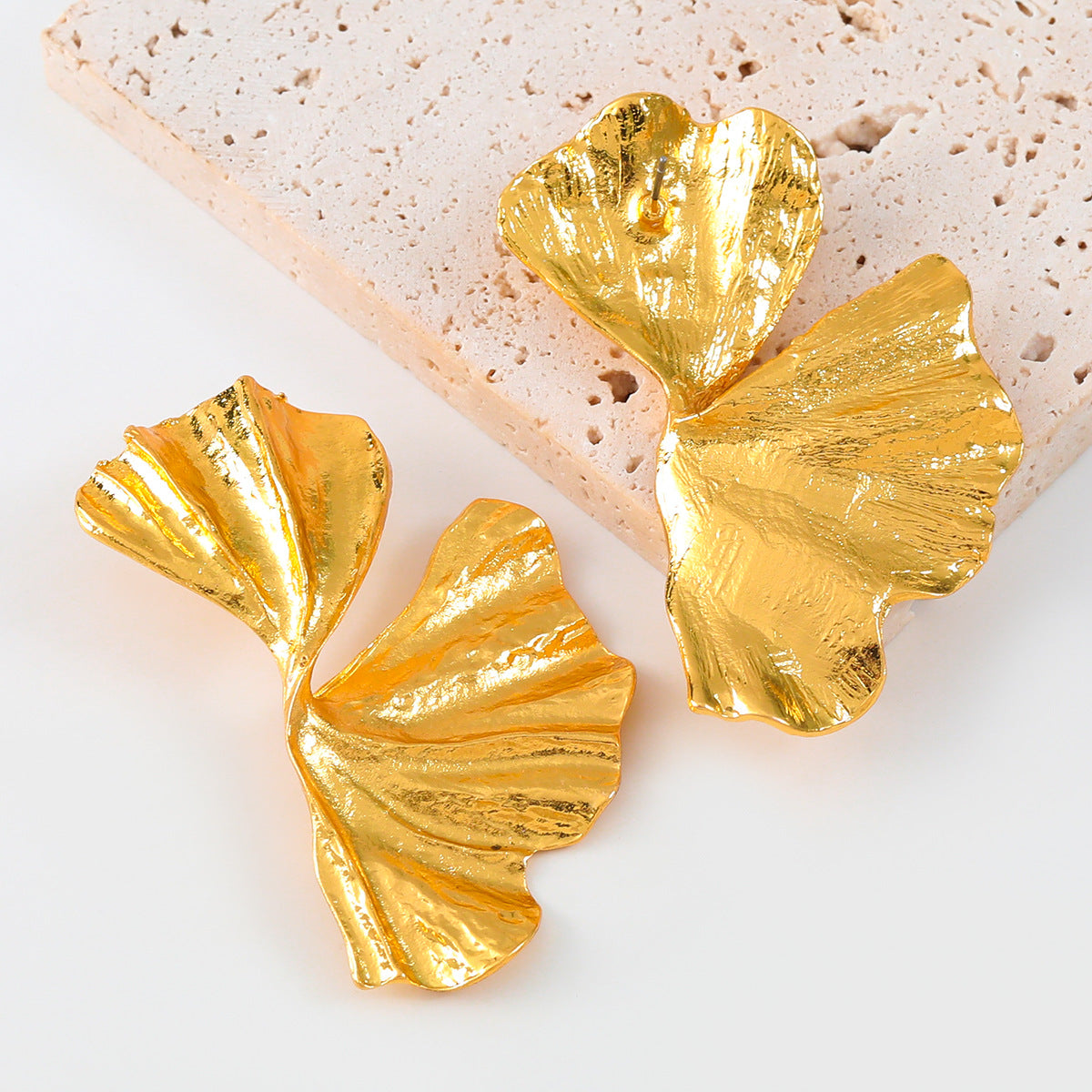 Women's Summer Alloy Flower Exaggerated Fashion Metal Earrings