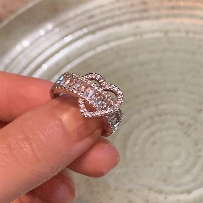 Liebevolles Herz Zirkon Exquisiter weiblicher kalter Stil Mode personalisierte Ringe