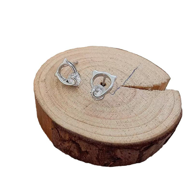 Women's Trendy High-grade Short Simple Temperamental Delicate Earrings