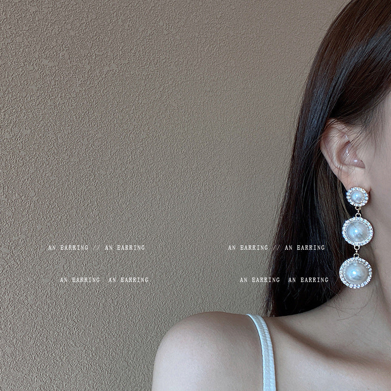 Women's Unique Design Exaggerated Geometry Cold Style Elegant Pearl Refined Earrings