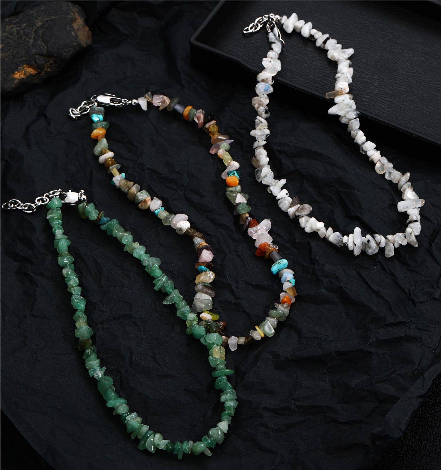 Accessoires tendance en pierre naturelle, colliers rétro en pierre de lune noire